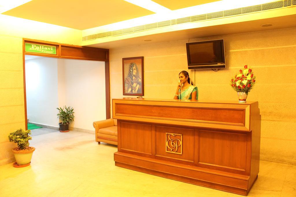 Hotel Emerald Park Chennai Exterior photo