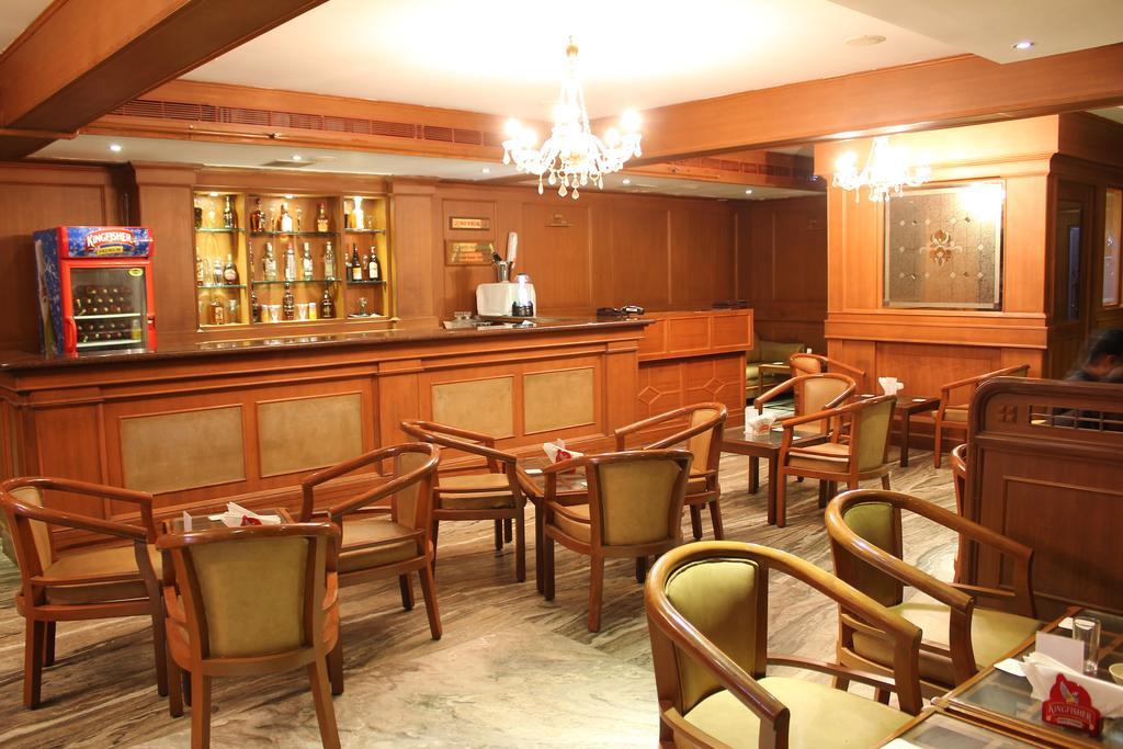 Hotel Emerald Park Chennai Exterior photo